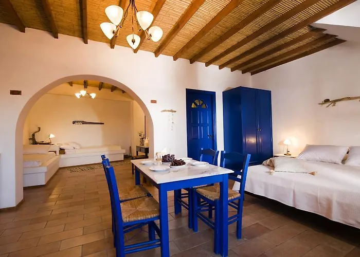 فندق Arhitektoniki 3*