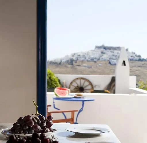 فندق Arhitektoniki 3*